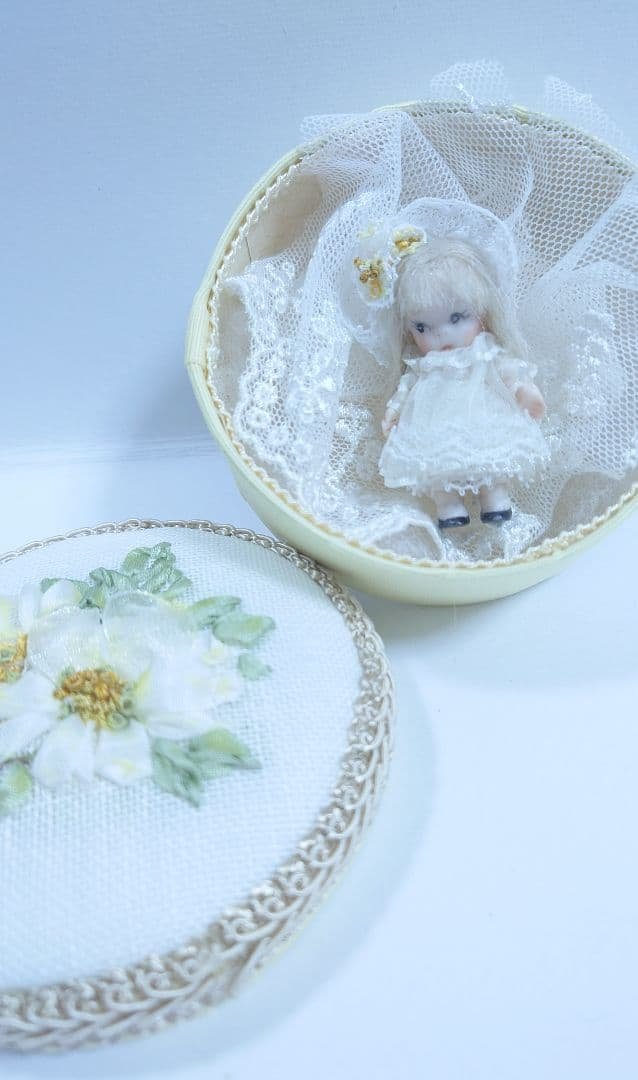 お花になったパティちゃん　ディジー　アンティークレース　リボン刺繍