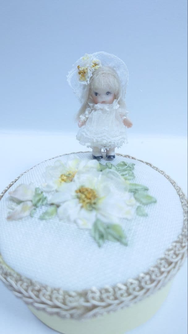 お花になったパティちゃん　ディジー　アンティークレース　リボン刺繍