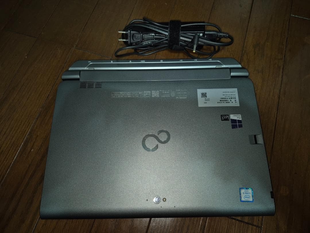 富士通 Arrows TAB Q736M i5-6300U 4GB