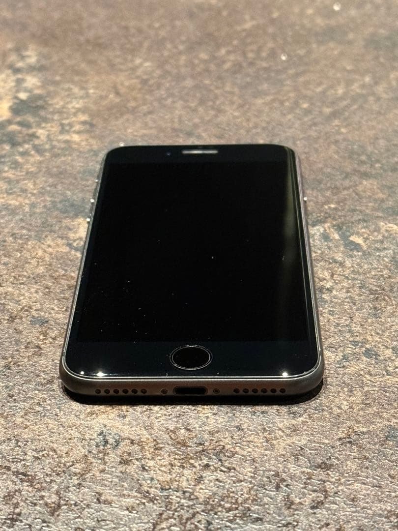 美品 iPhone 8 64GB スペースグレイ