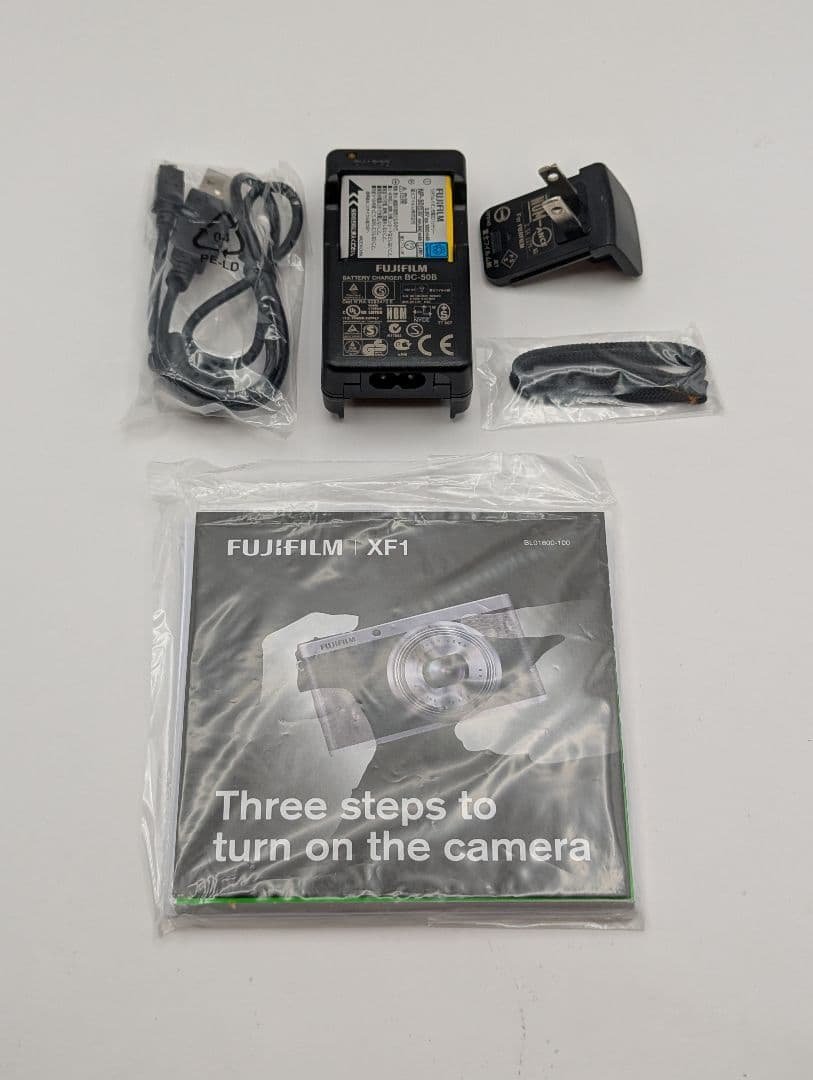 FUJIFILM XF1 シルバー ブラウン 美品
