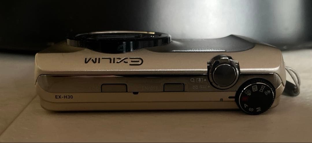 【美品】CASIO EXILIM デジカメ EX-H30 カシオ エクシリム