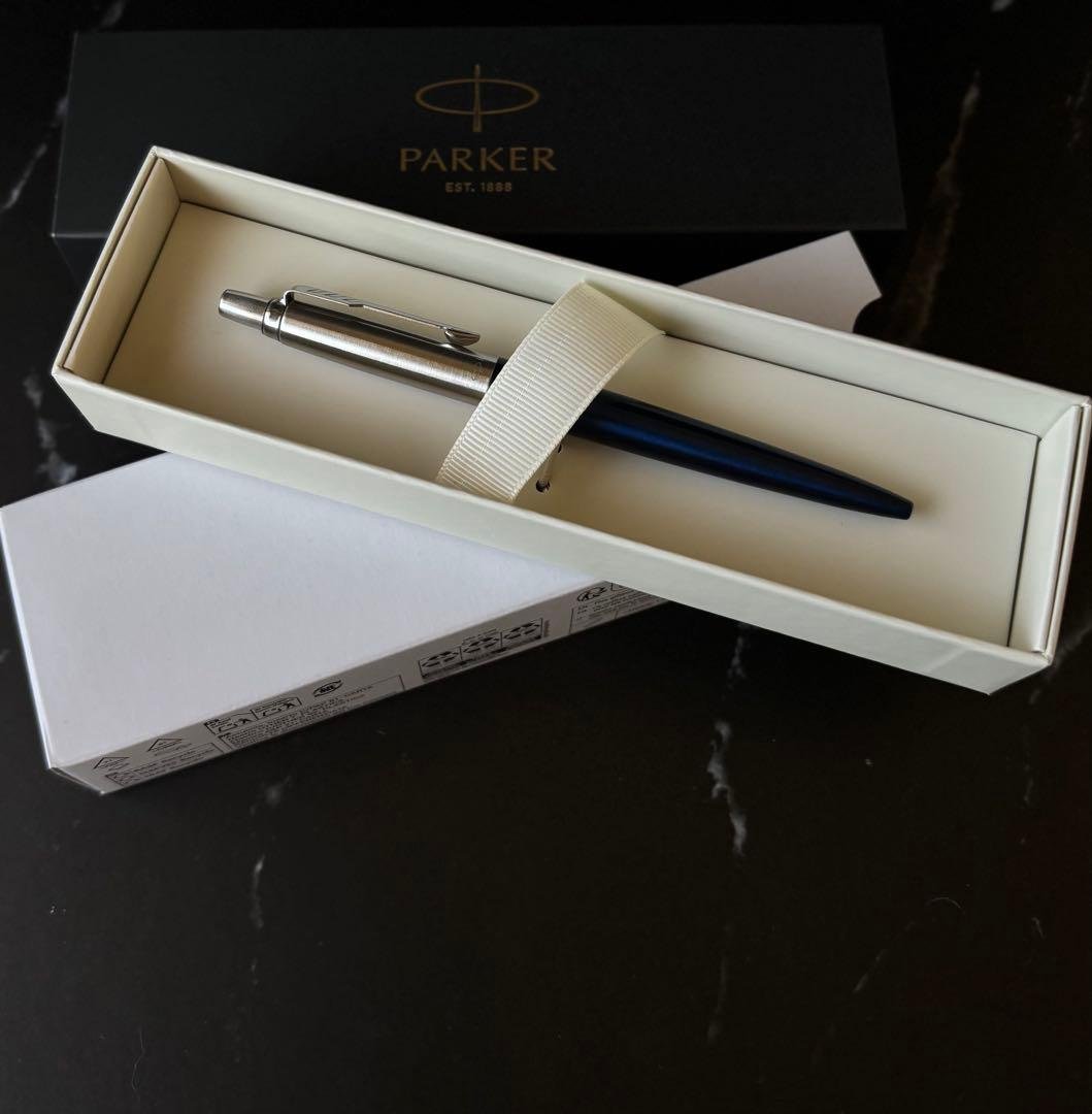 英国王室御用達、高級筆記具PARKER のボールペン