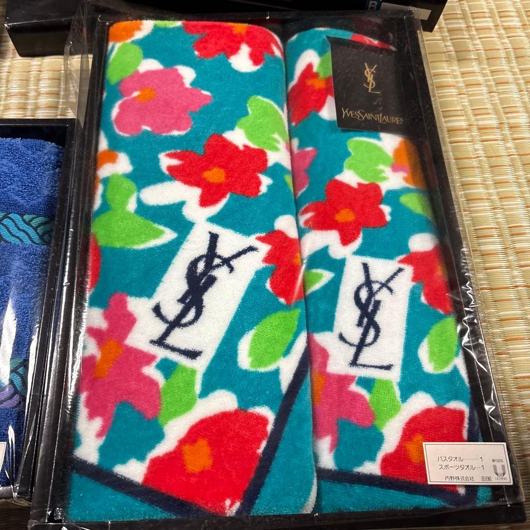 Yves Saint Laurent タオルセット　イブサンローラン