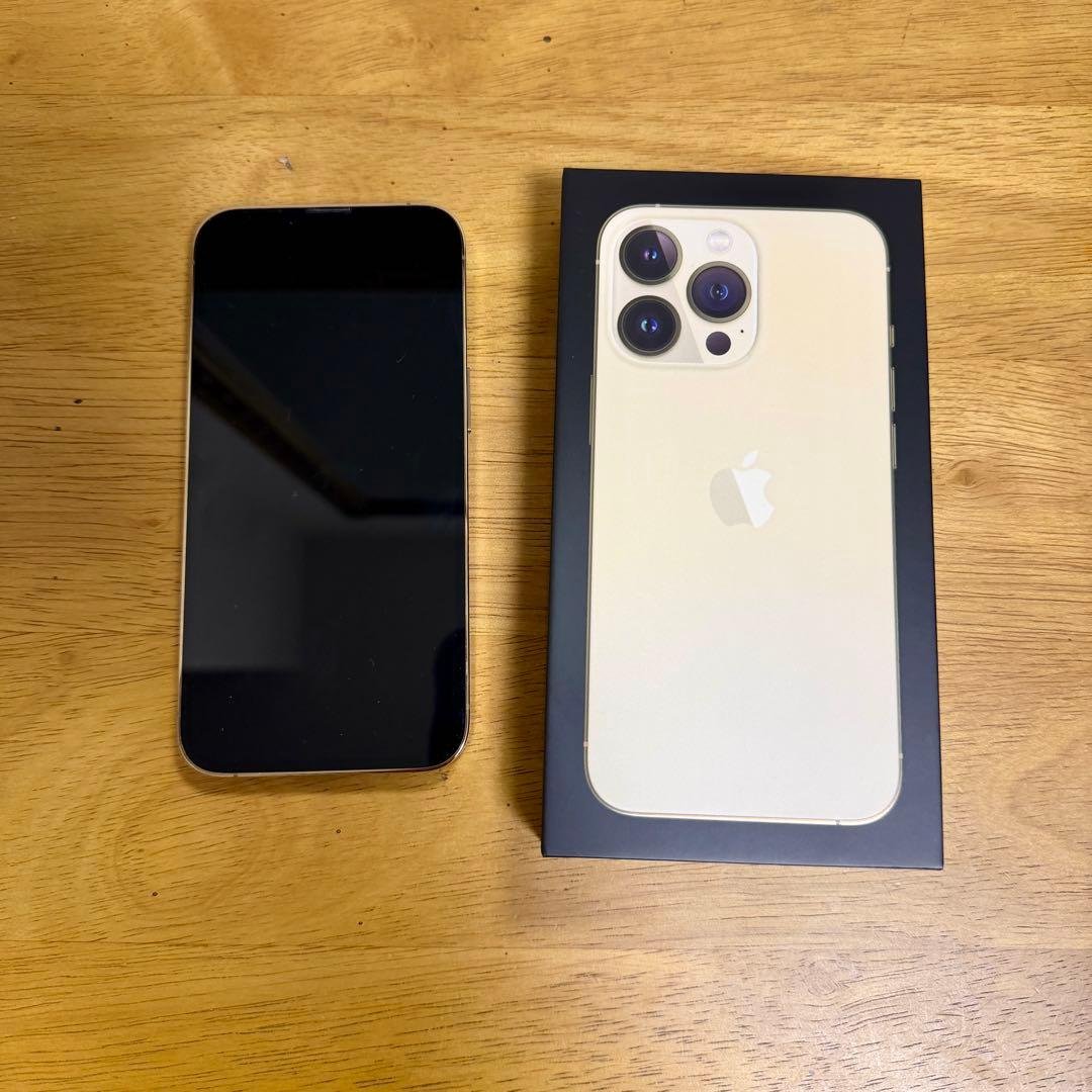美品 iPhone13Pro ゴールド 256GB SIMフリー 付属品あり